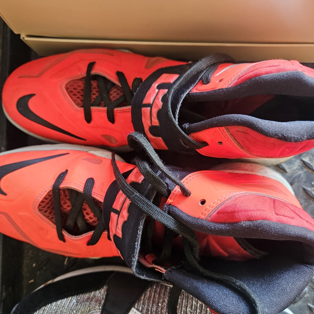 Nike LeBron Soldier 7's (Men's Size 9.5)